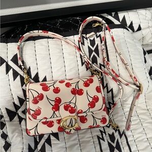 Coach cherry print Soft tabby